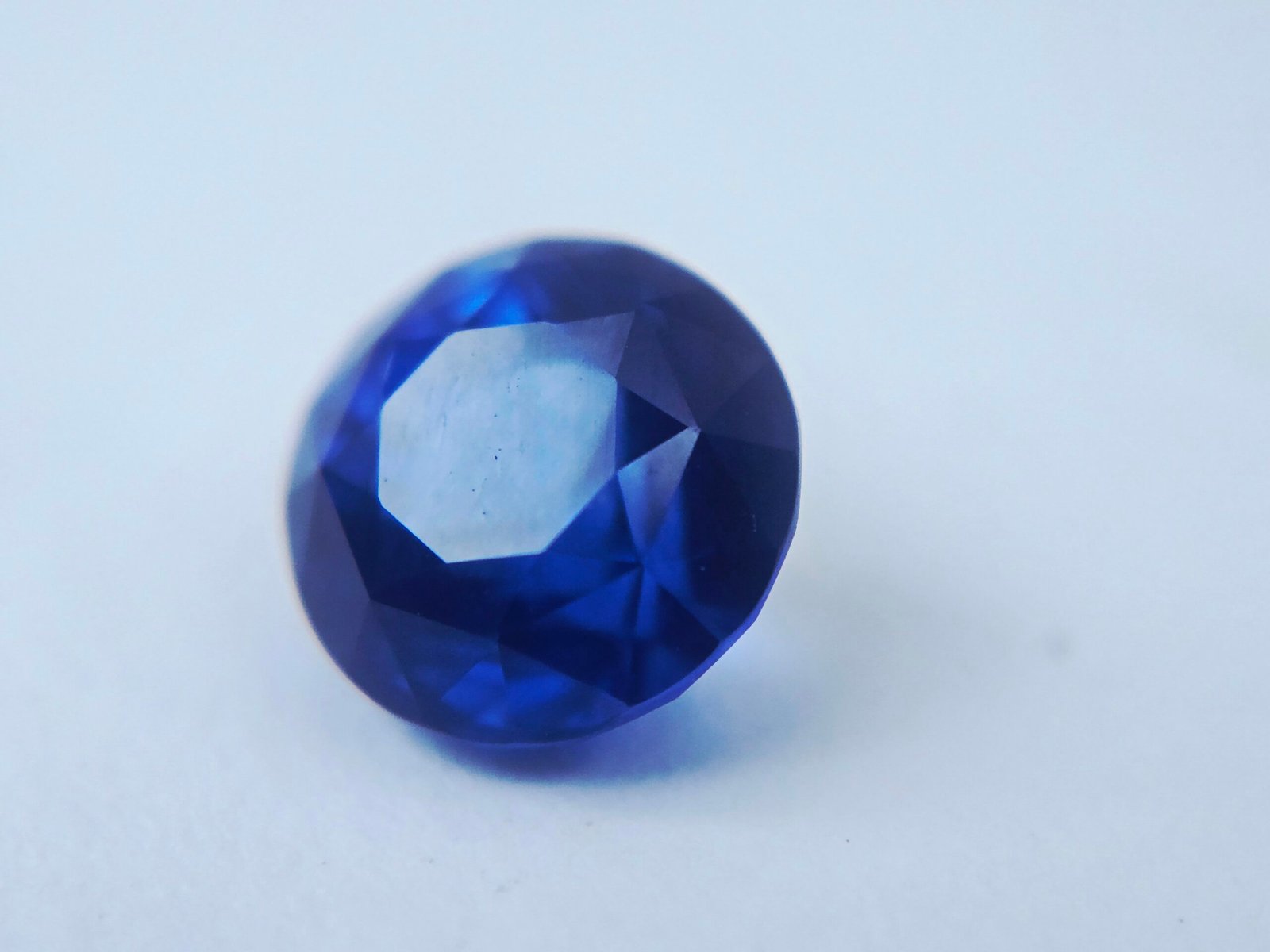 1.85 ct Blue Sapphire