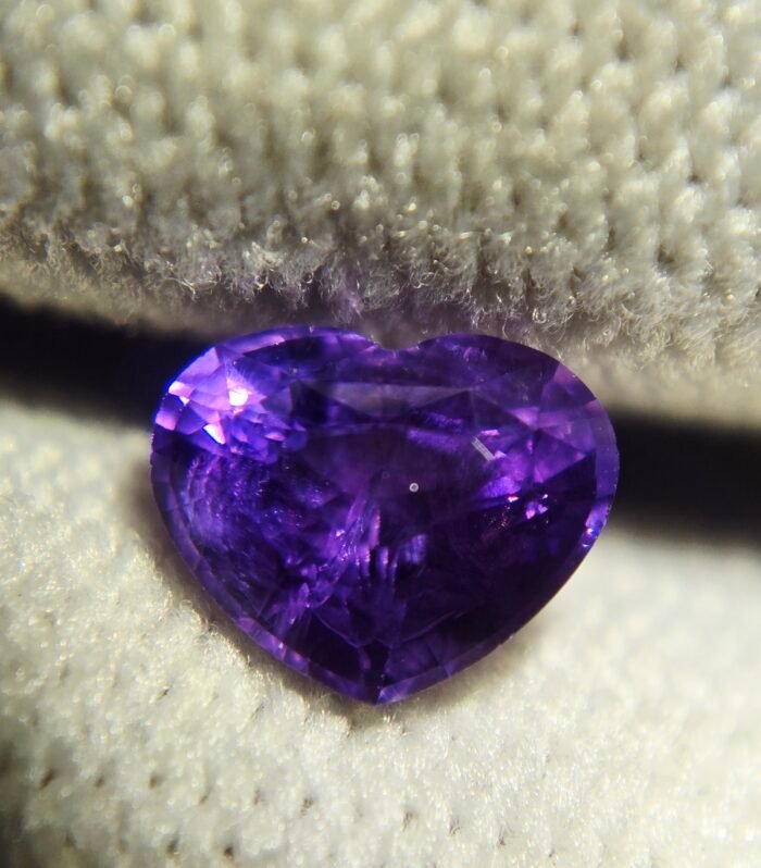 Natural Corundum Colour Change Sappire 1.37 ct