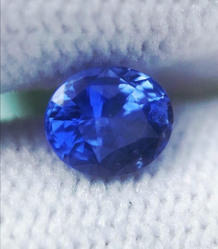0.97 ct Blue Sapphire