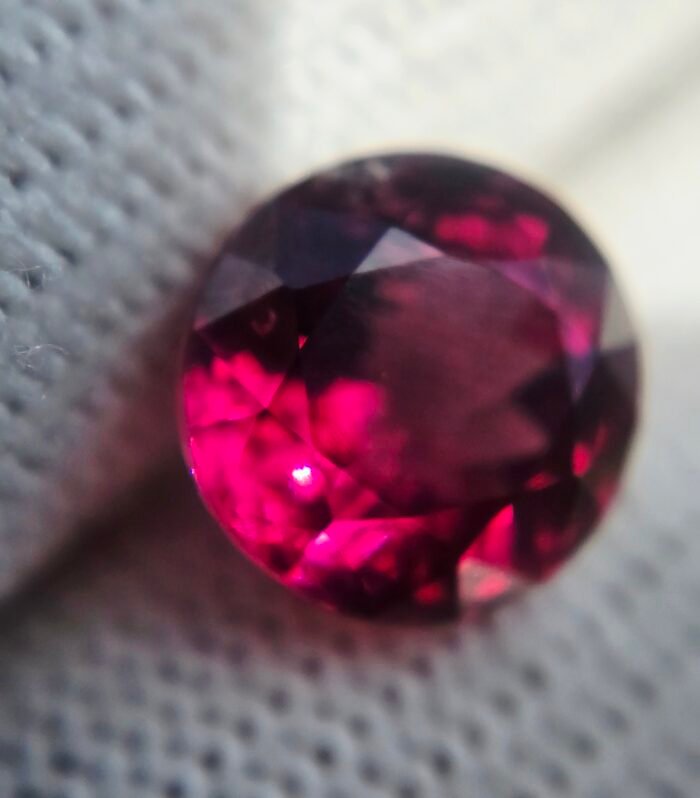 Natural Rhodolight Granet 4.01 ct
